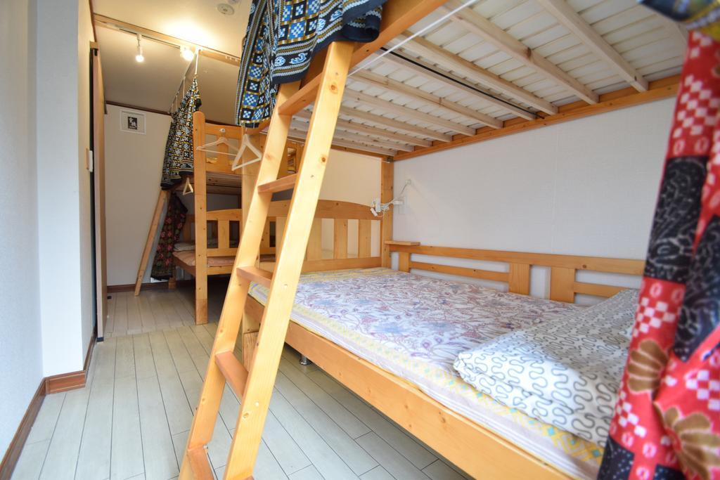 Santana Guest House Osaka Esterno foto