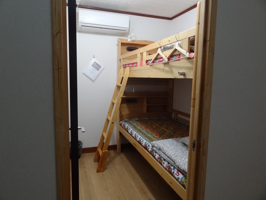 Santana Guest House Osaka Esterno foto