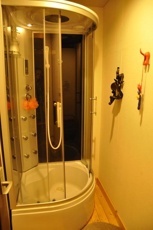 Santana Guest House Osaka Esterno foto